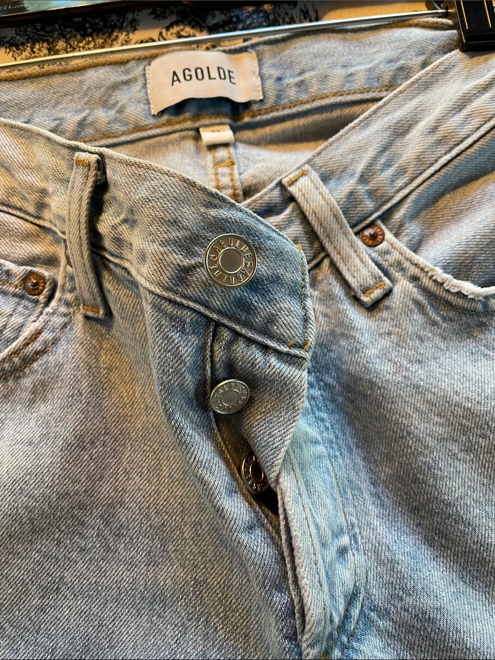 Agolde V-CUT soft jeans. - Picture 4 of 7